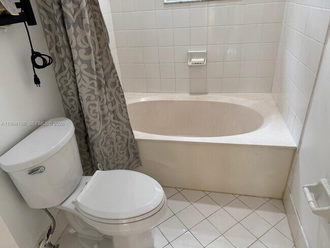 Building Photo - 650 NW 170th Terrace