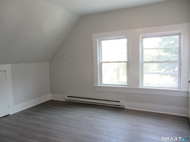Building Photo - 81 Jetland St