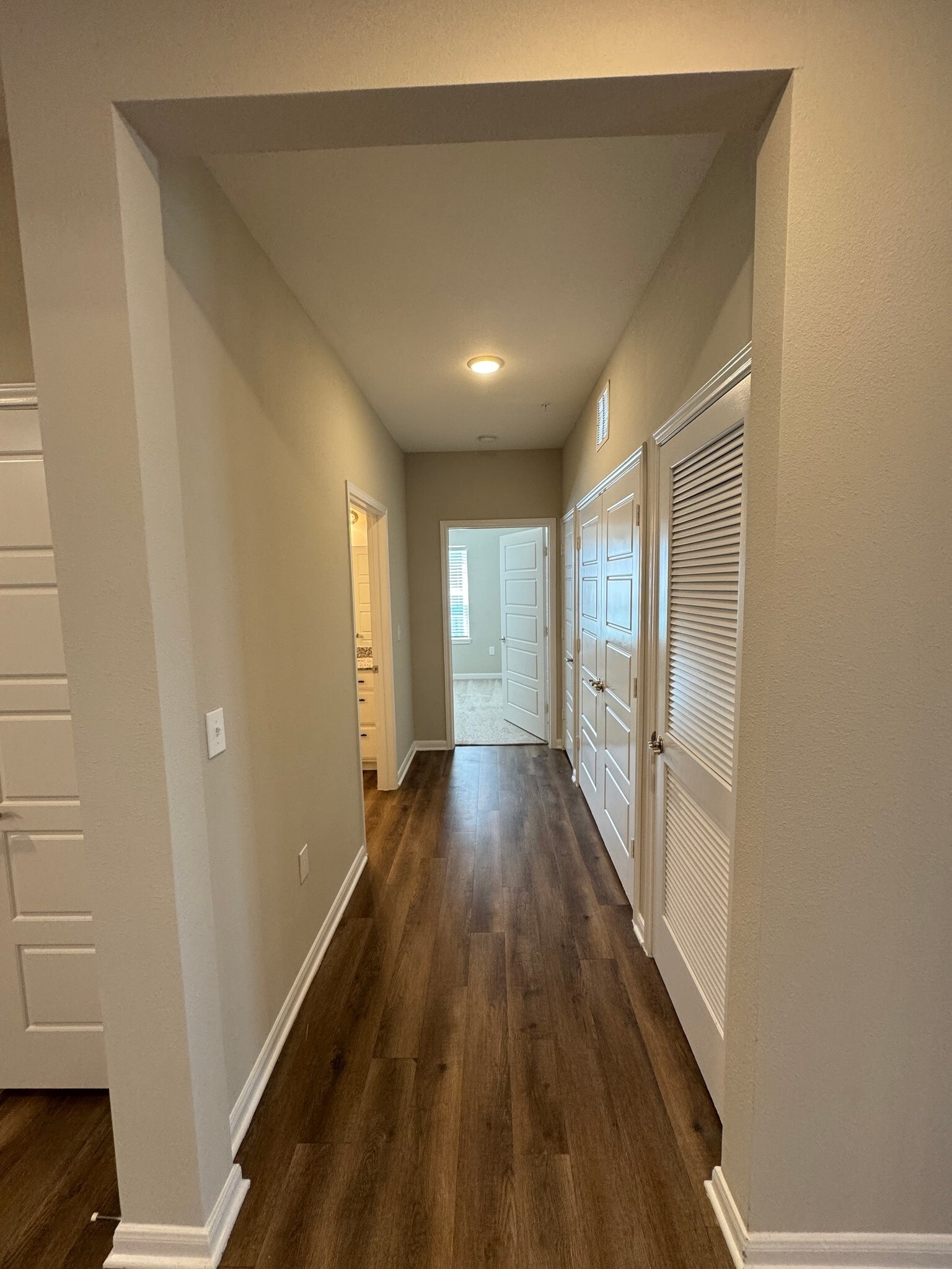 Building Photo - 450 Houston Ridge Dr