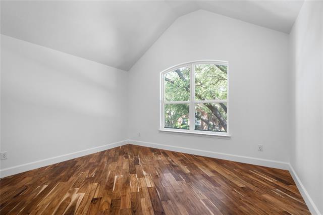 Building Photo - 18815 Park Grove Ln