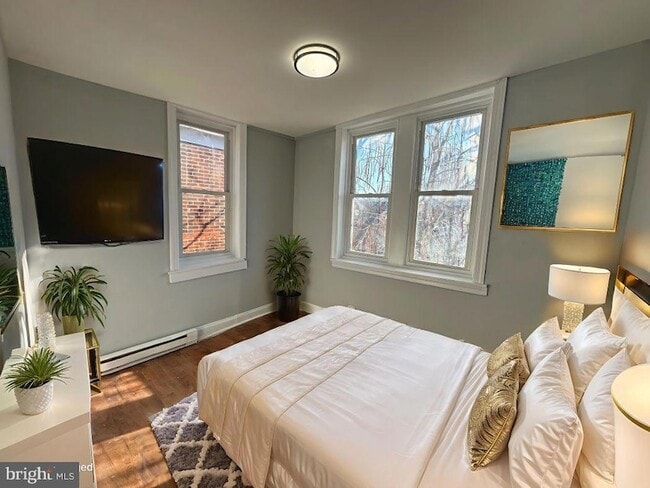 Building Photo - 5824 Florence Ave