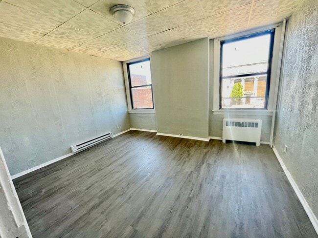 Building Photo - 810 Amity St