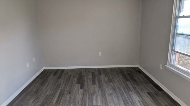 Building Photo - 3 BD in Rosedale with Finished Basement