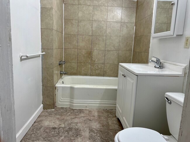 Newly remodeled bathroom - 3570 Allandale Ln