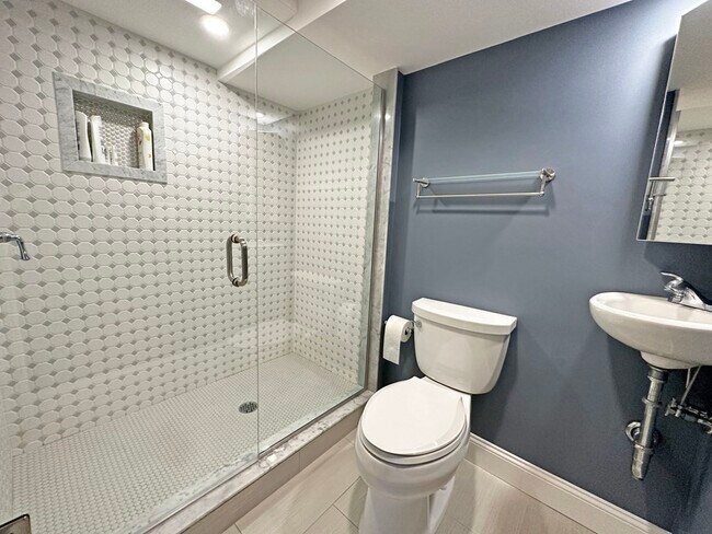 Building Photo - 99 Westchester Rd