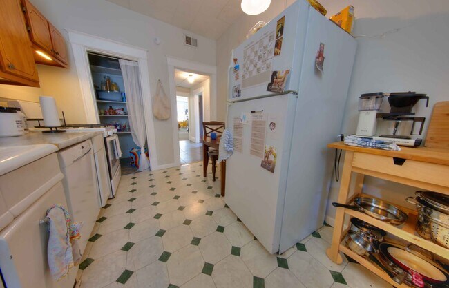 Building Photo - 3111 Portis Ave