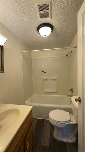 Bathroom - 221 Walnut St