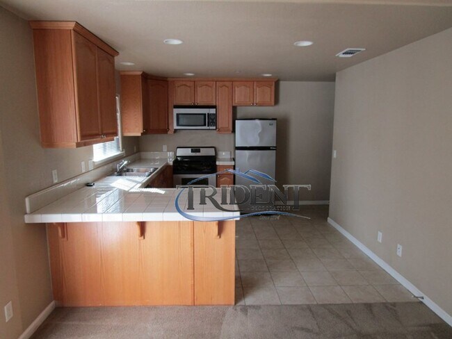 Building Photo - 406 Hetherington Cir