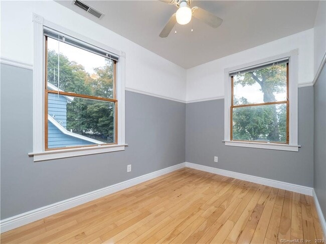 Building Photo - 8 Maplewood Terrace