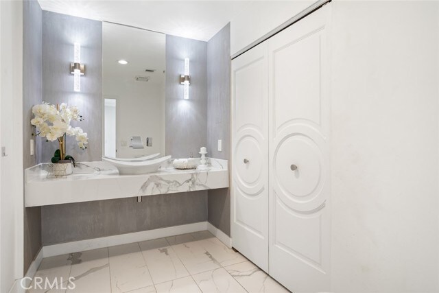 Building Photo - 7153 Helmsdale Cir