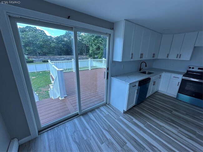 Building Photo - 15 Mida Ct