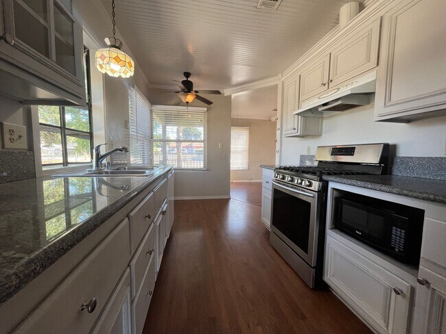 Building Photo - Single-Story 2-Bedroom Home in Calimesa!