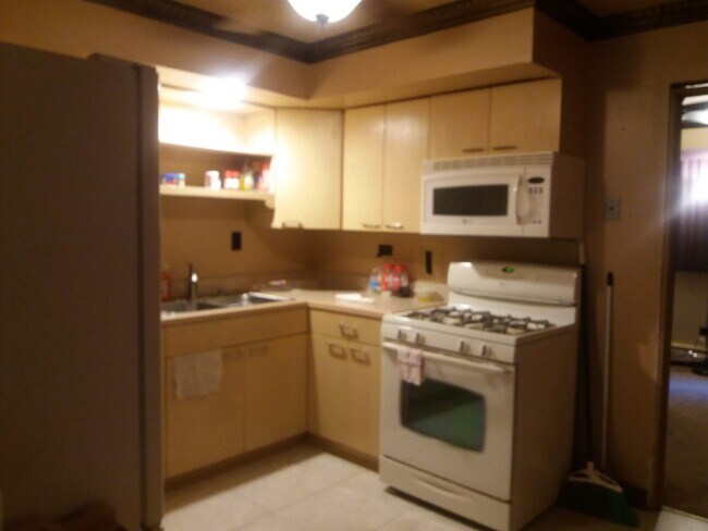 Building Photo - 1107 Holiday Ln