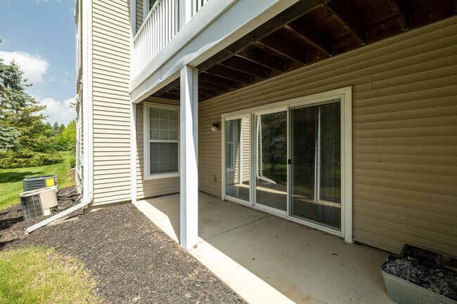 Building Photo - 2906 N Knightsbridge Cir