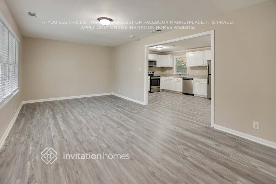 Building Photo - 2932 Heather Dr