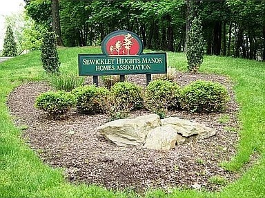 Building Photo - 111 Little Glen Dr