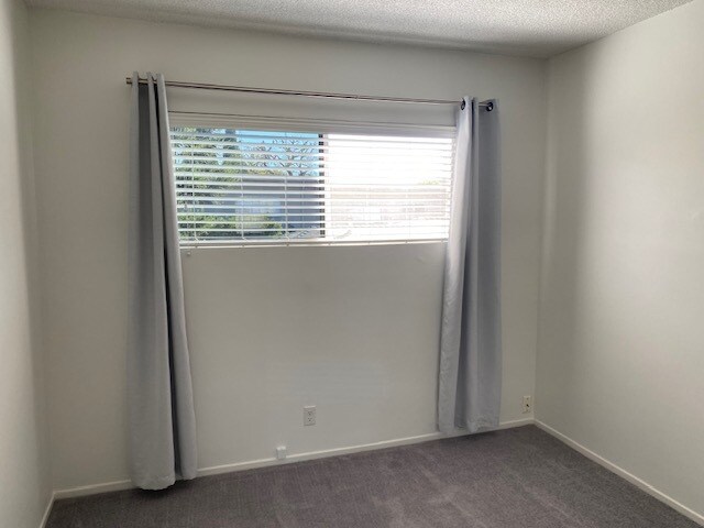 Bedroom / Office - 1511 Yale St