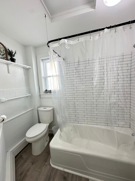 Building Photo - 176 Pearl St