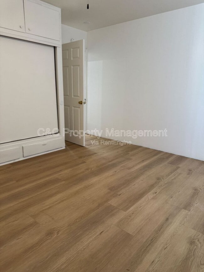 Building Photo - 14012 Sylvanwood Ave