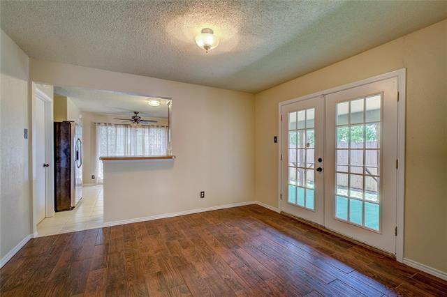 Building Photo - 2106 Briarmeadow Dr