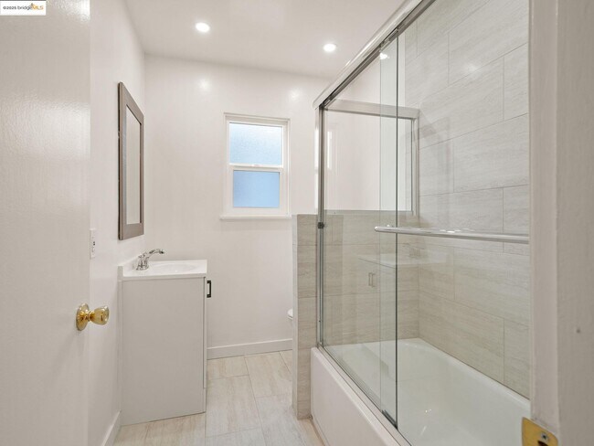 Building Photo - 1274 Terra Ave