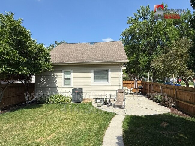 Building Photo - 2203 N 68th St