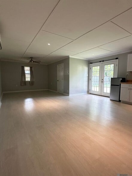 Building Photo - 376 Croydon Ave