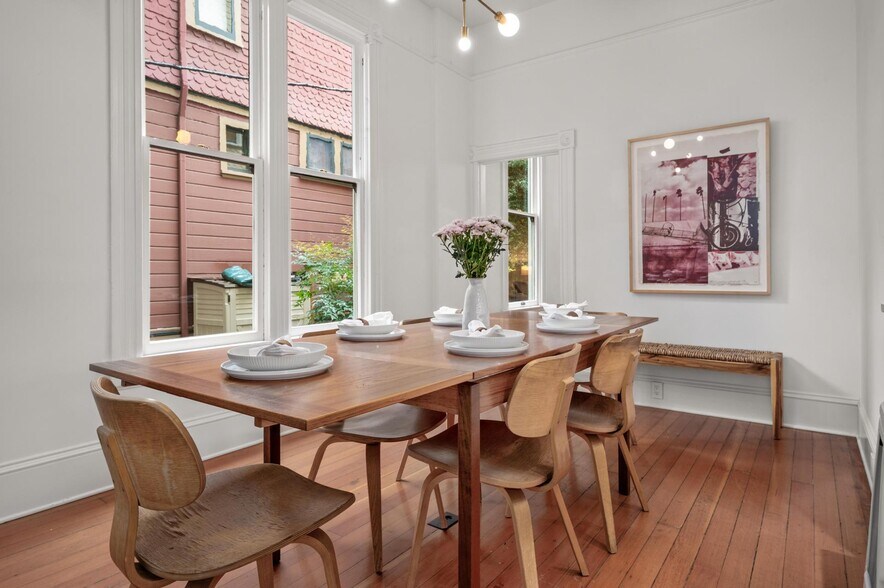 Building Photo - 1720 NW Hoyt St