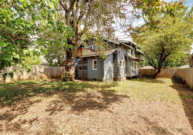 Building Photo - 6015-6017 SE 99th Ave