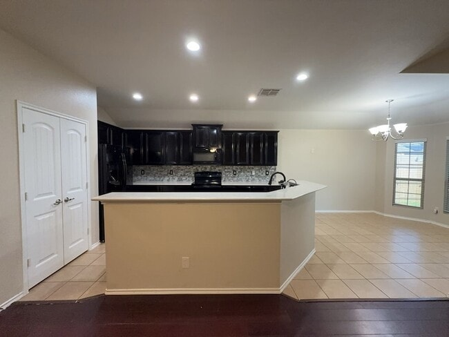 Building Photo - 2333 Cedarwood Dr