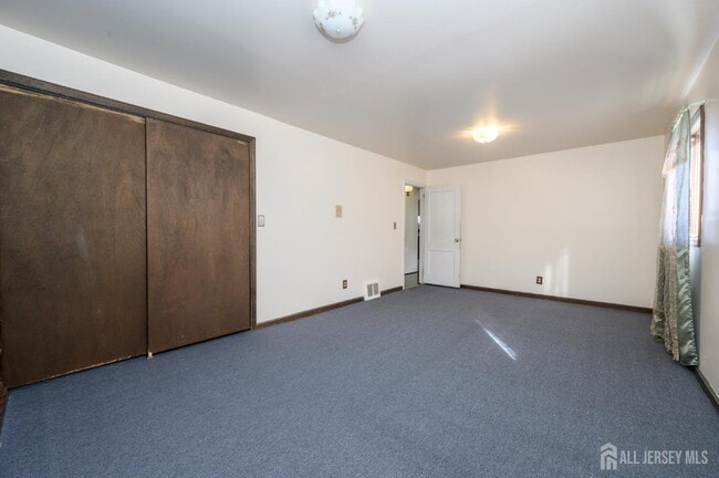 Building Photo - 1 Ovington Ave