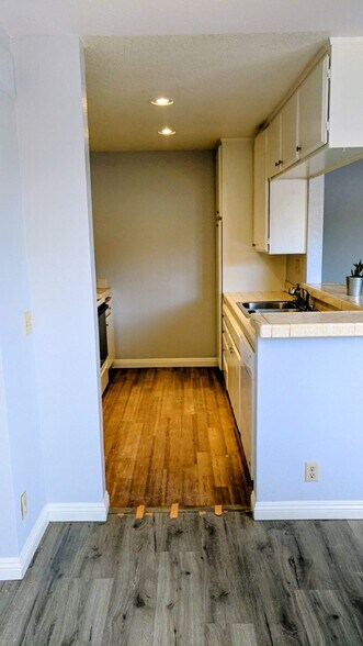 Building Photo - 3958 Louisiana #1