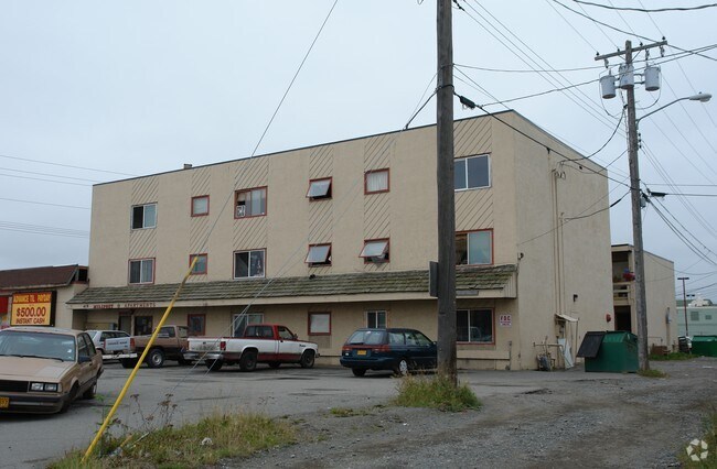 Primary Photo - Milepost O Apartments