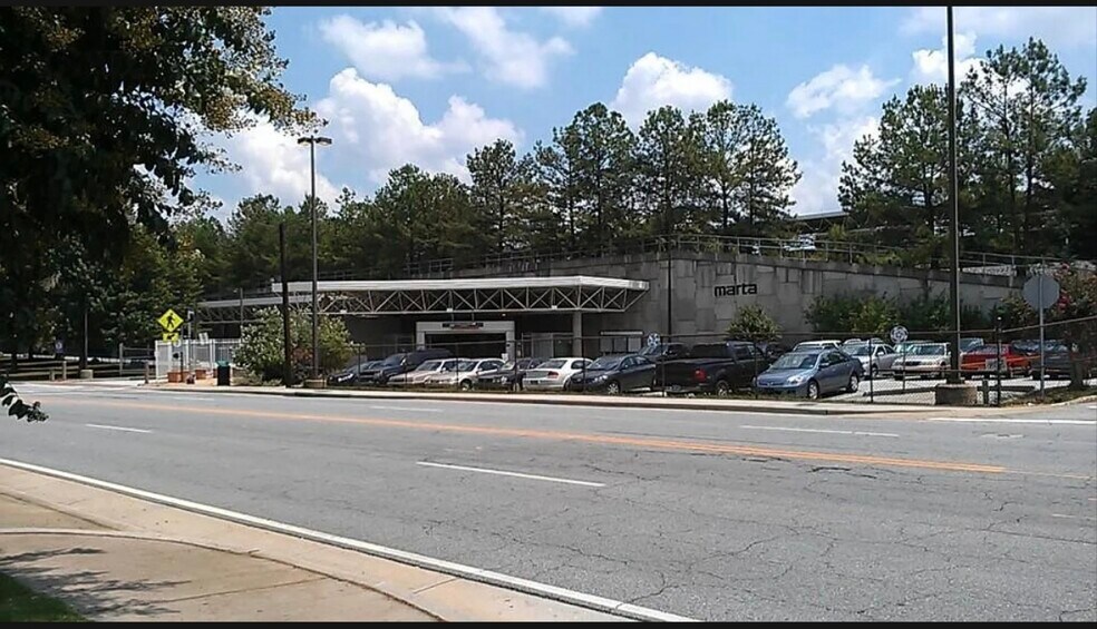 MARTA station - 5200 Peachtree Rd
