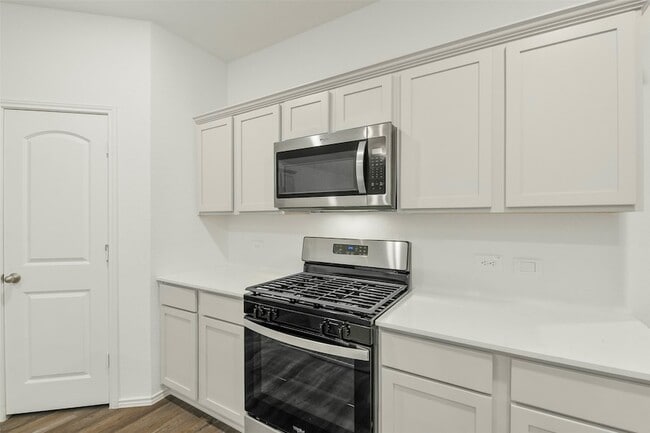 Building Photo - 14980 Timber Pnes Dr