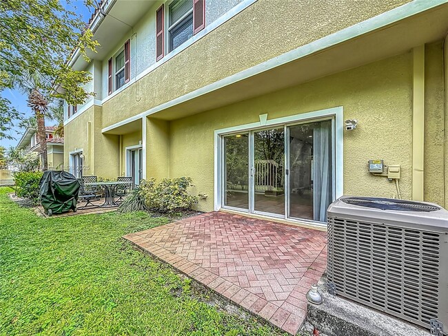 Building Photo - 2505 NW 31st Ct