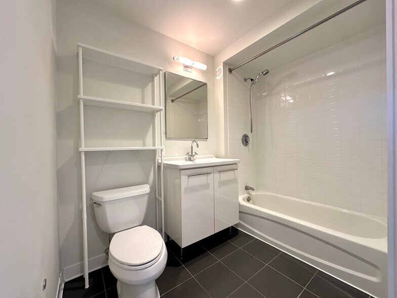 Building Photo - 2 Earhart St