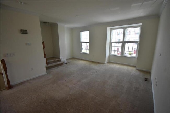 Building Photo - 1 White Rose Lane