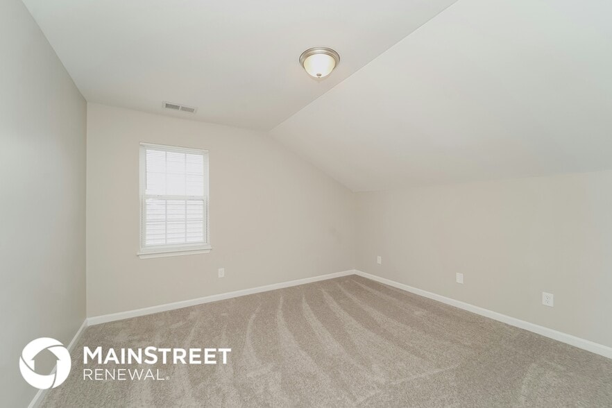 Building Photo - 6046 Shining Oak Ln