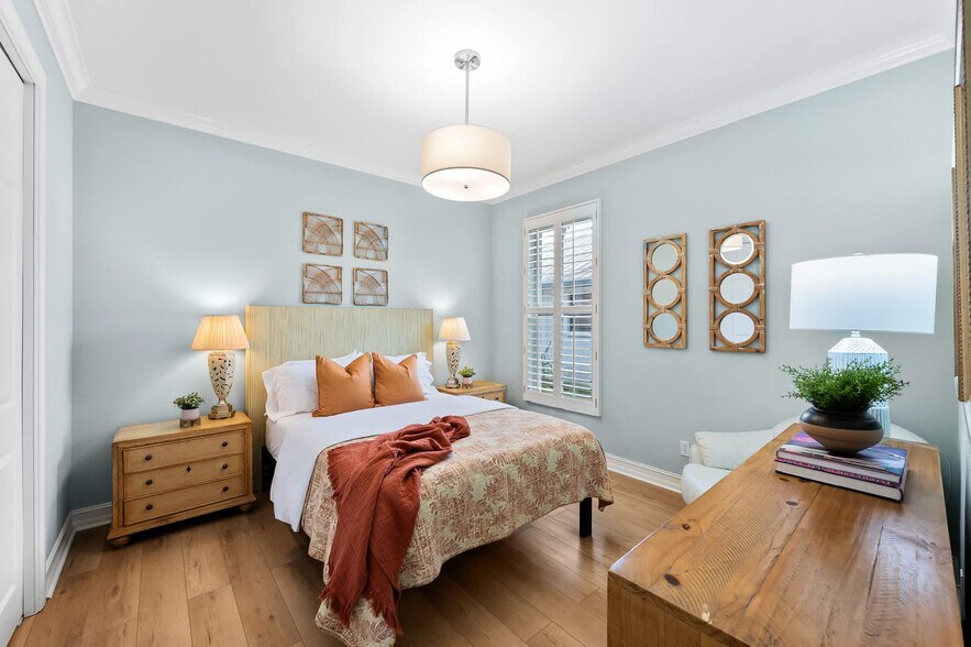 Building Photo - 596 93rd Ave N