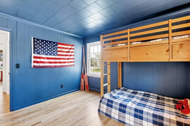 Building Photo - 1850 Fernwood Rd