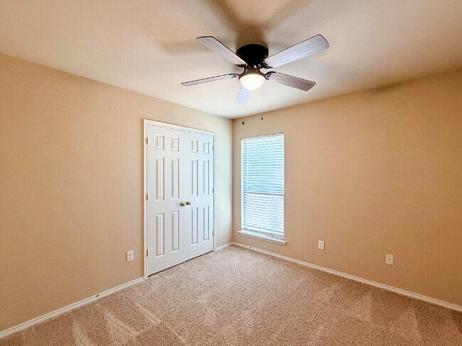 Building Photo - 3 bed, 2 Bath Home in North Fort Worth