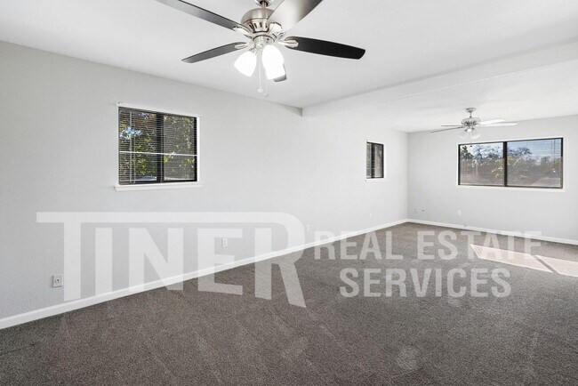 Building Photo - STUNNING UPDATED HOME 5 BEDROOM HOME ON CO...