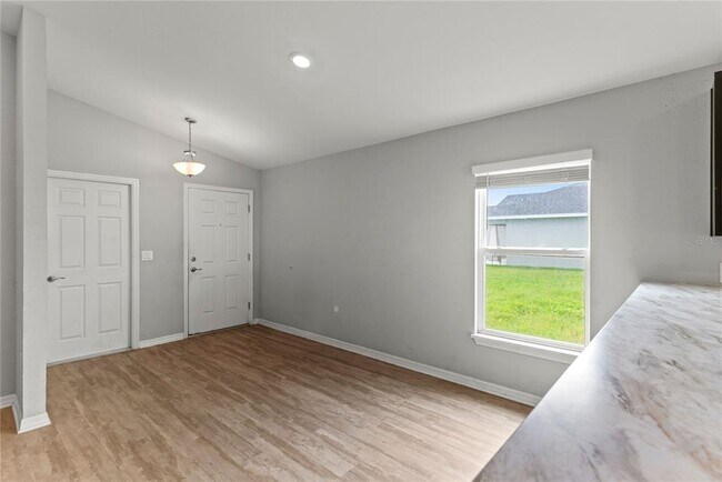 Building Photo - 961 Inverness Way