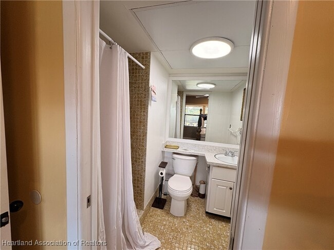 Building Photo - 106 Fairway Ct