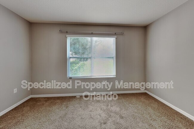Building Photo - 227 Duke Dr