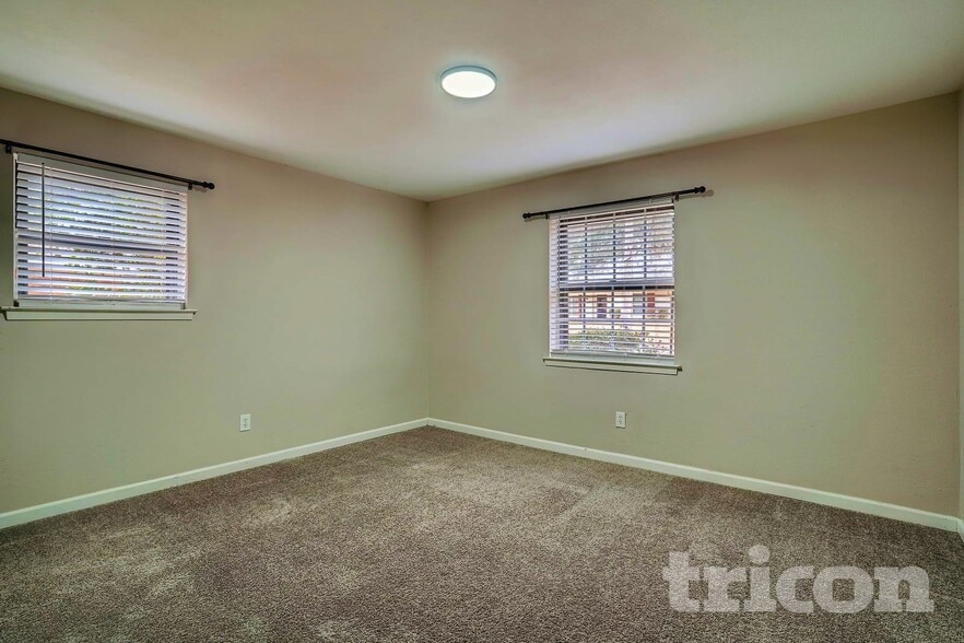 Building Photo - 3605 Wren Ave