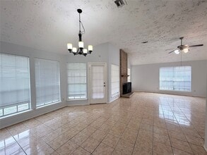 Building Photo - 5310 Park Shore Dr