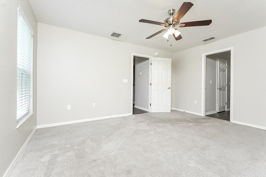 Building Photo - 4668 Great Blue Heron Dr