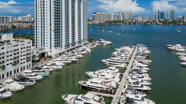 Building Photo - 17301 Biscayne Blvd